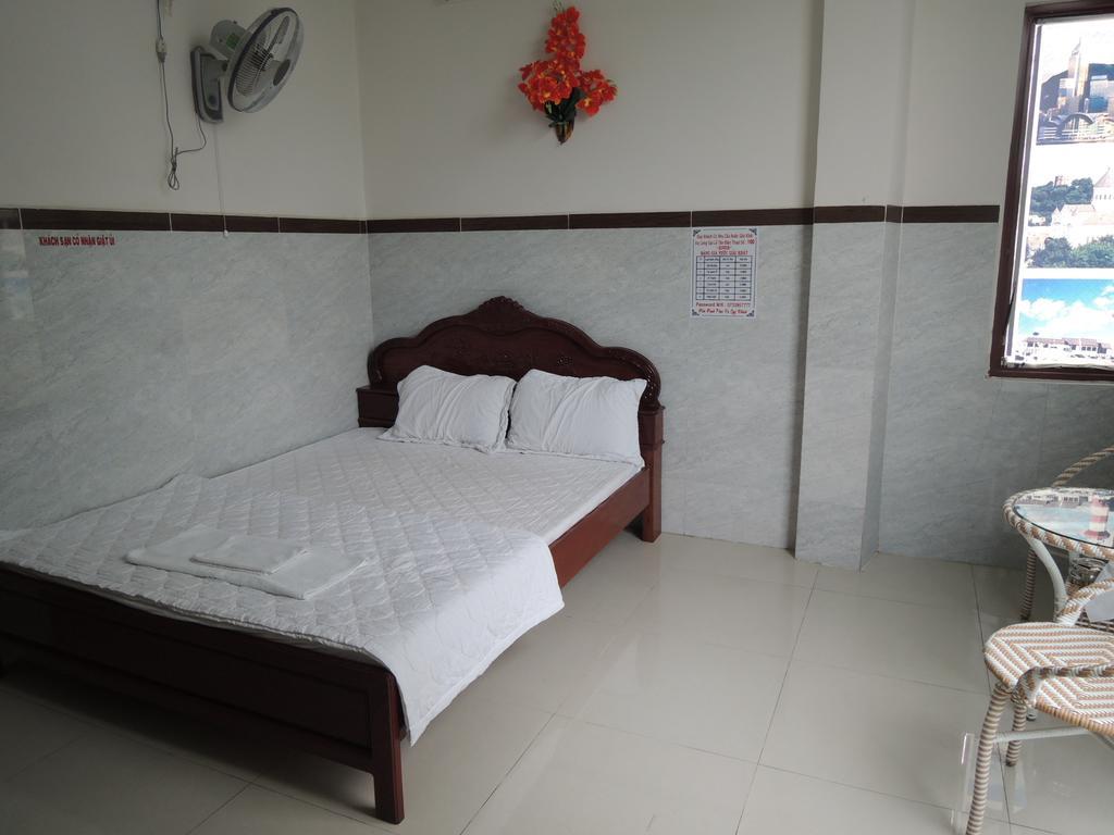 Hung Hieu Hotel My Tho Room photo