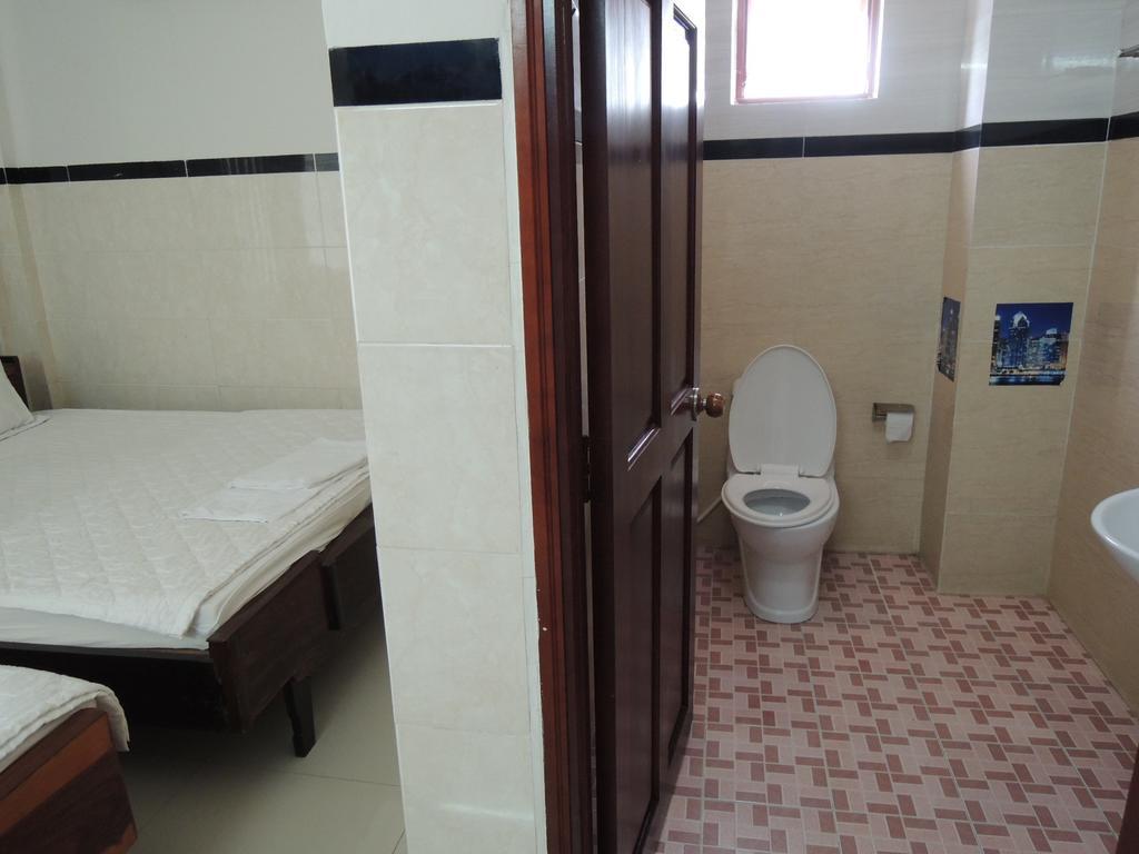 Hung Hieu Hotel My Tho Room photo