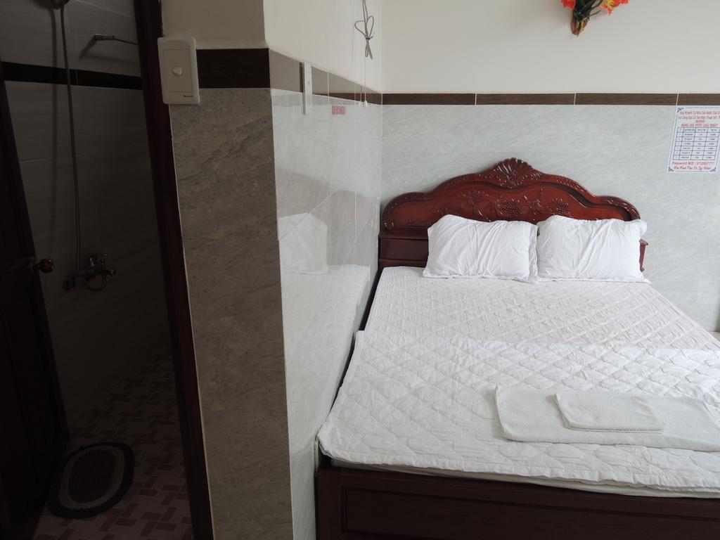 Hung Hieu Hotel My Tho Room photo